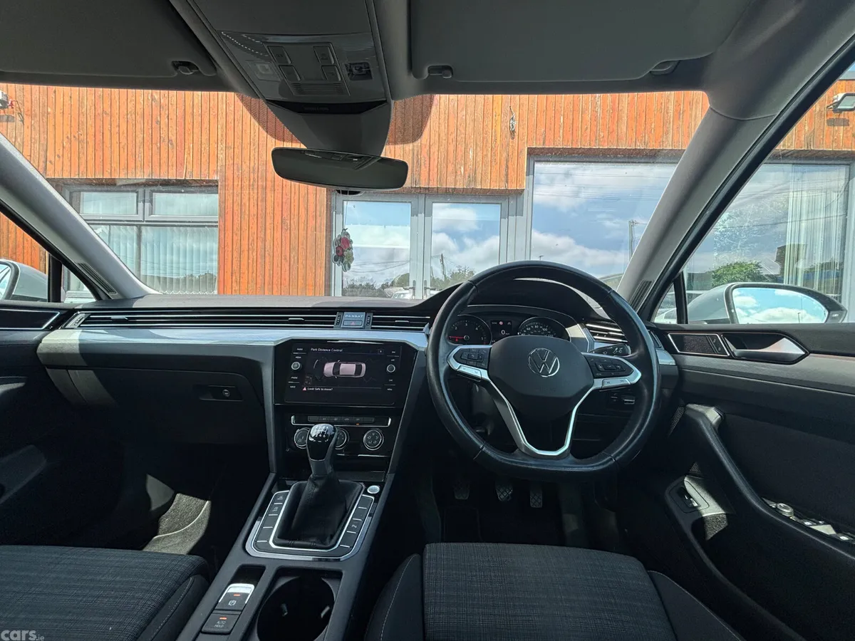 Volkswagen Passat Saloon, Diesel, 2022, Silver