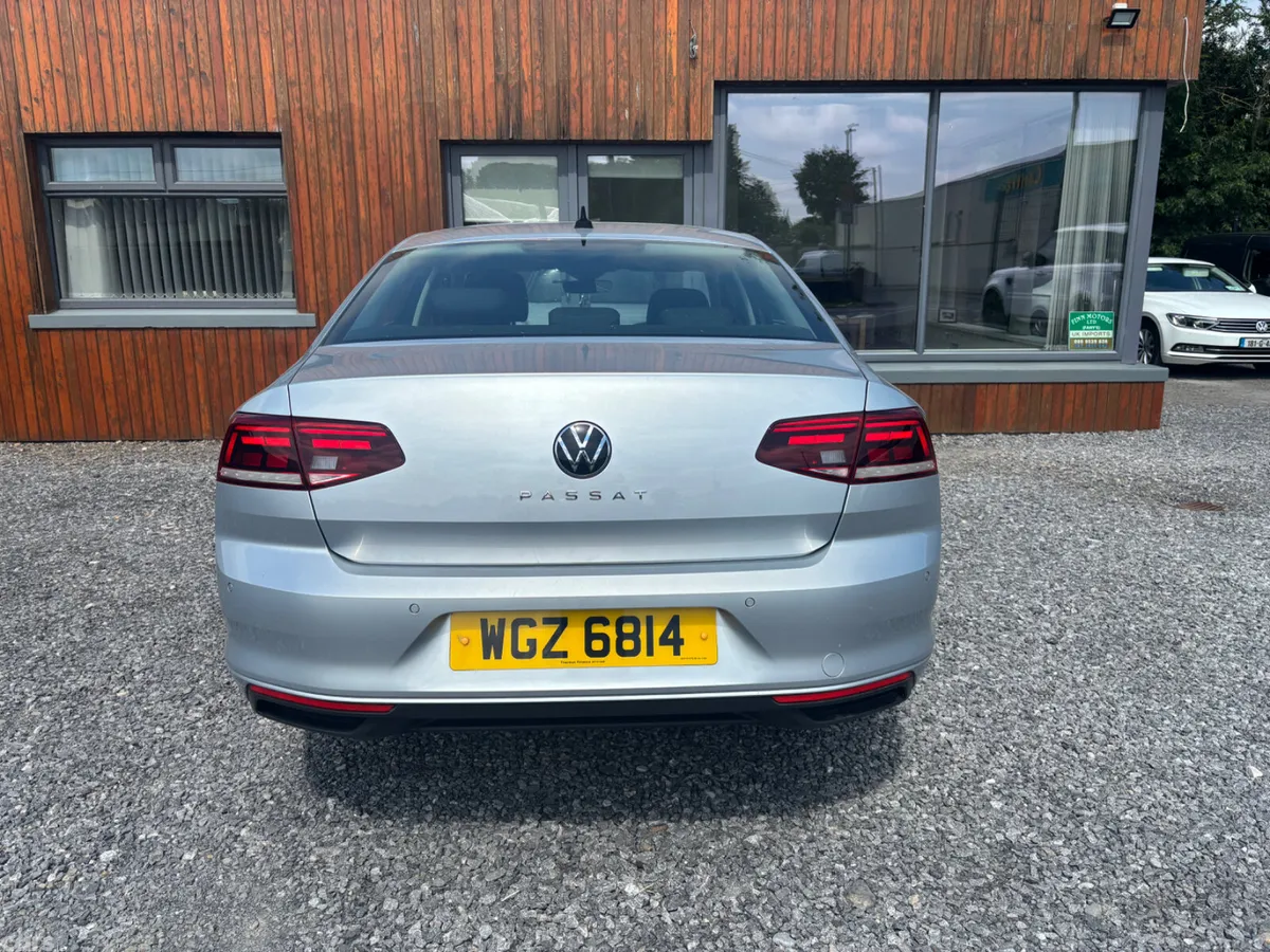 Volkswagen Passat Saloon, Diesel, 2022, Silver