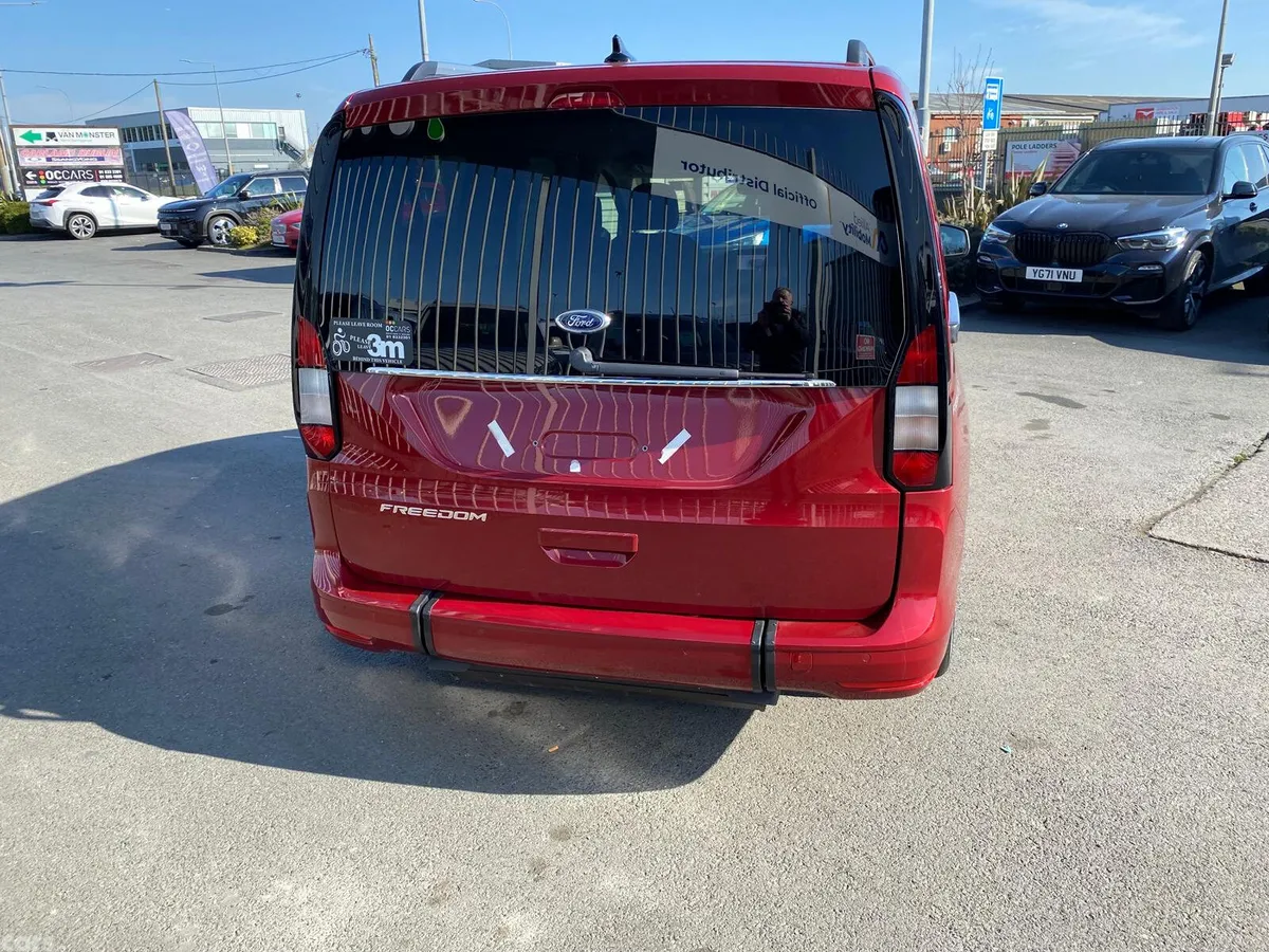 Ford Tourneo Connect MPV, Diesel, 2024, Red