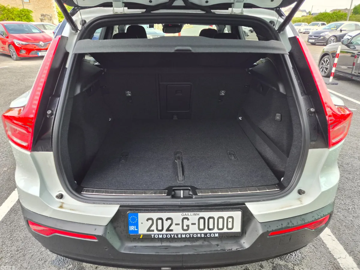 Volvo XC40 SUV, Petrol Hybrid, 2020, White