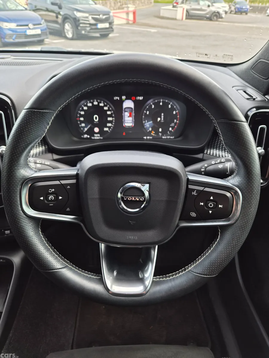 Volvo XC40 SUV, Petrol Hybrid, 2020, White