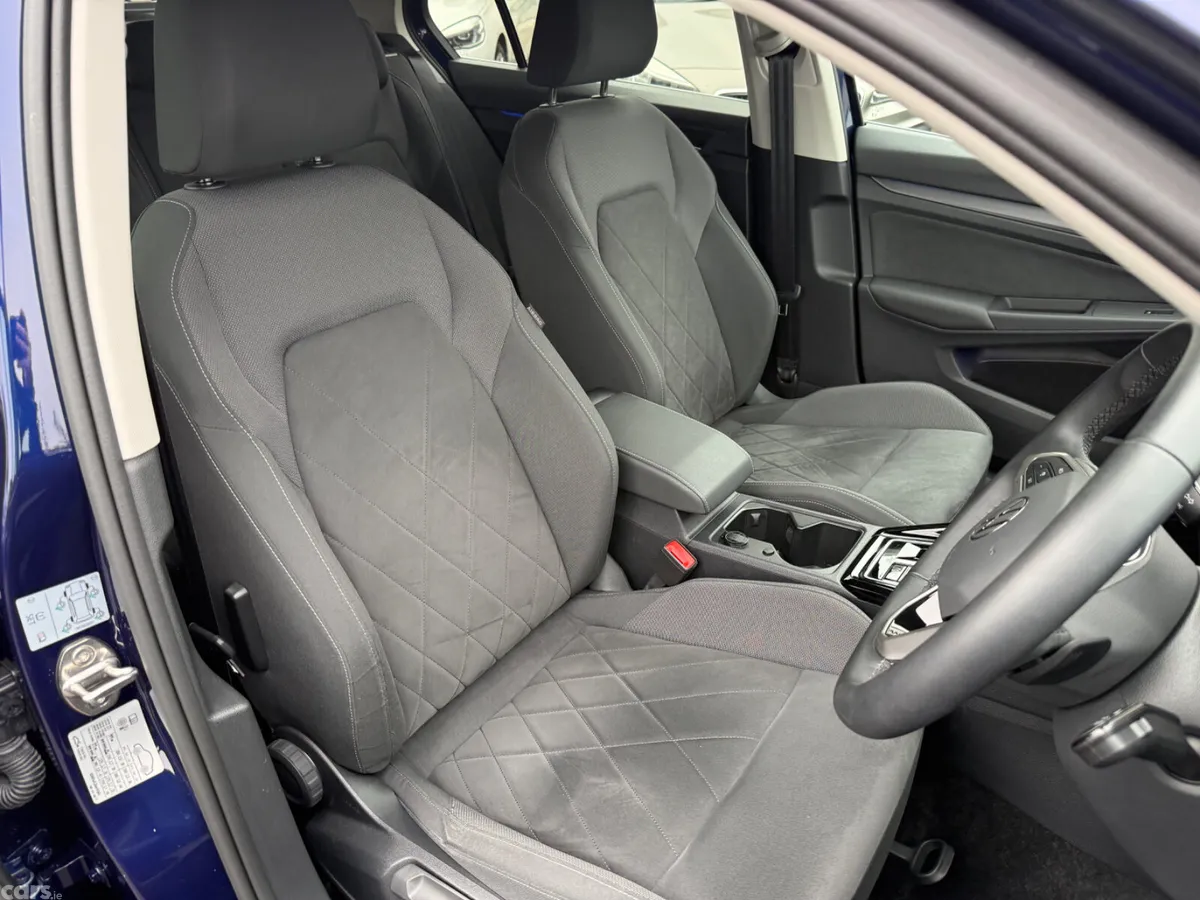 Volkswagen Golf Hatchback, Diesel, 2024, Blue