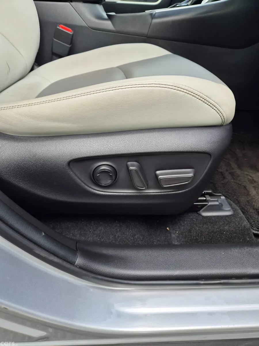 Toyota RAV4 SUV, Petrol Hybrid, 2019, Silver