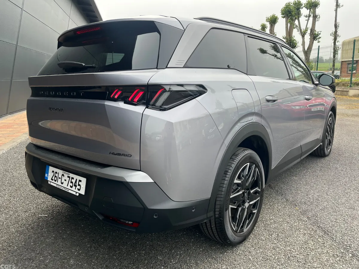Peugeot 5008 MPV, Petrol Hybrid, 2026, Blue