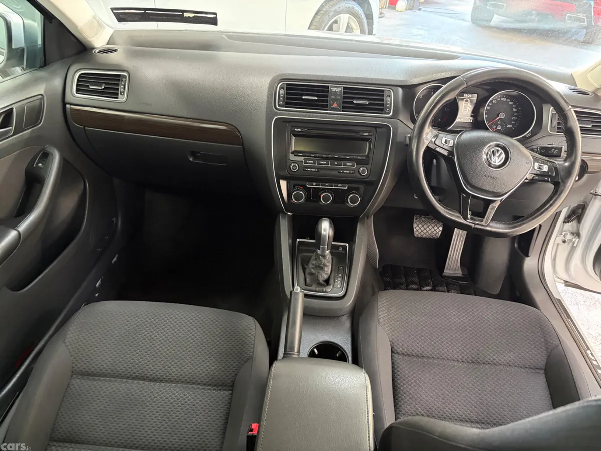 Volkswagen Jetta Saloon, Diesel, 2015, Silver