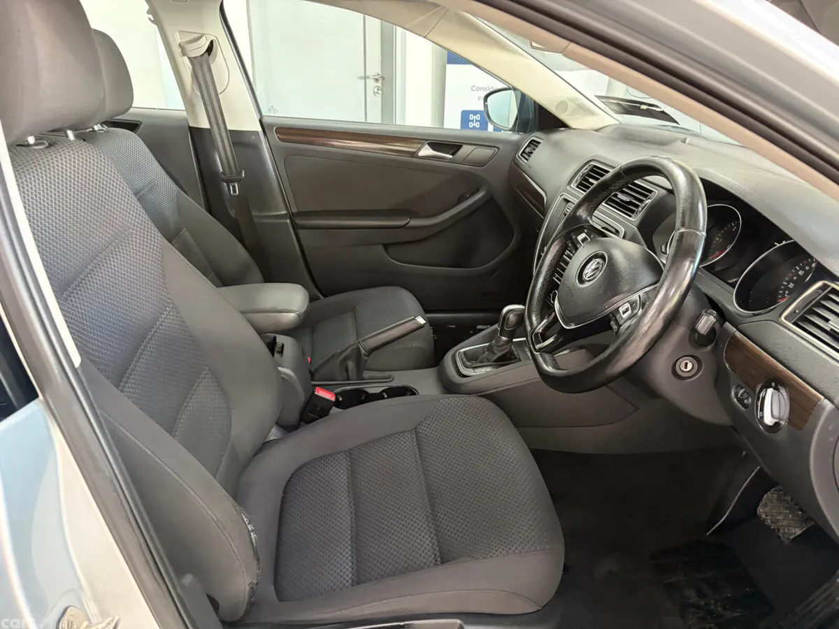 Volkswagen Jetta Saloon, Diesel, 2015, Silver