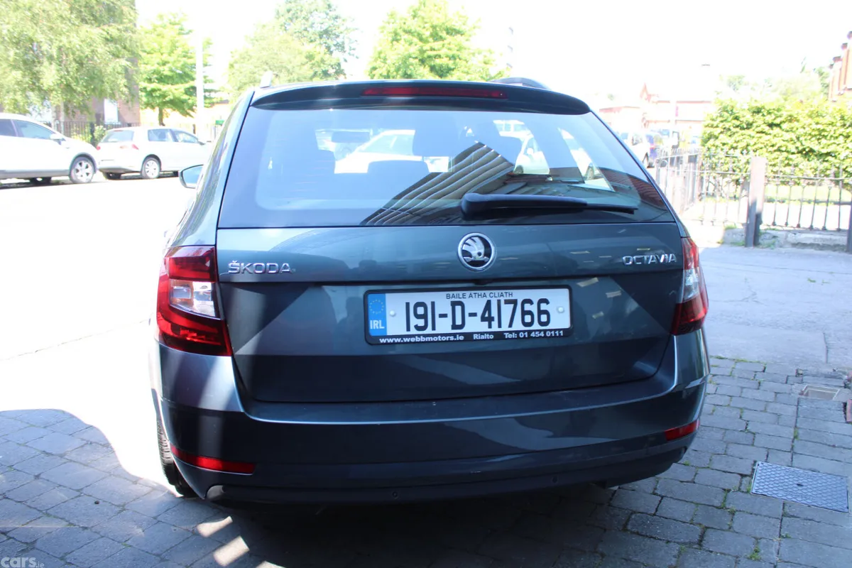 Skoda Octavia Estate, Diesel, 2019, Grey
