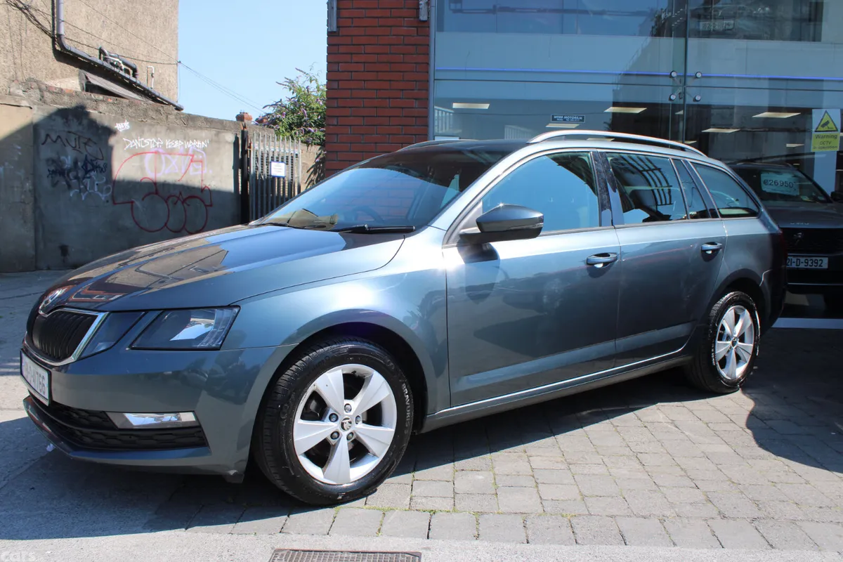 Skoda Octavia Estate, Diesel, 2019, Grey
