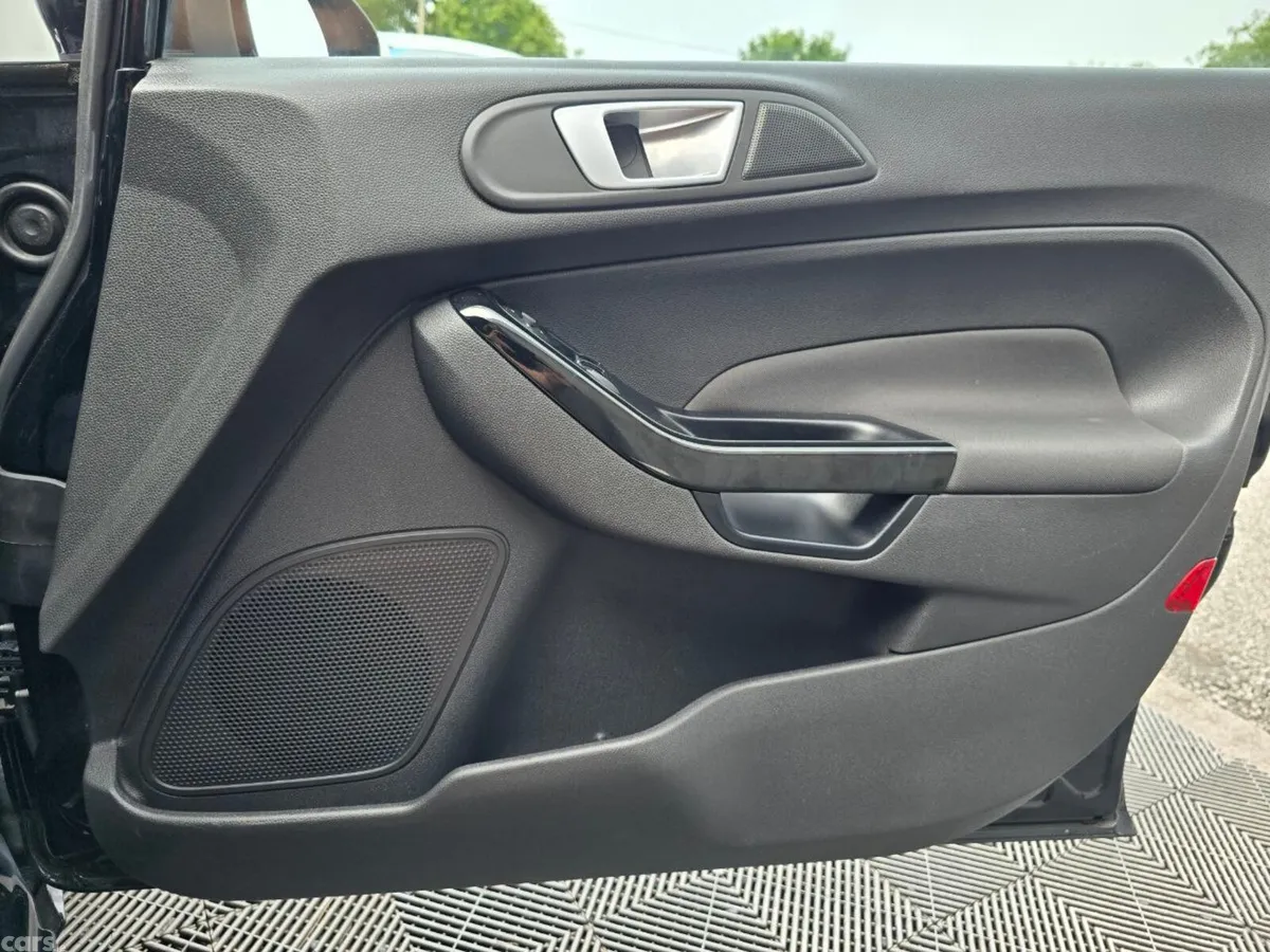 Ford Fiesta Hatchback, Petrol, 2017, Black