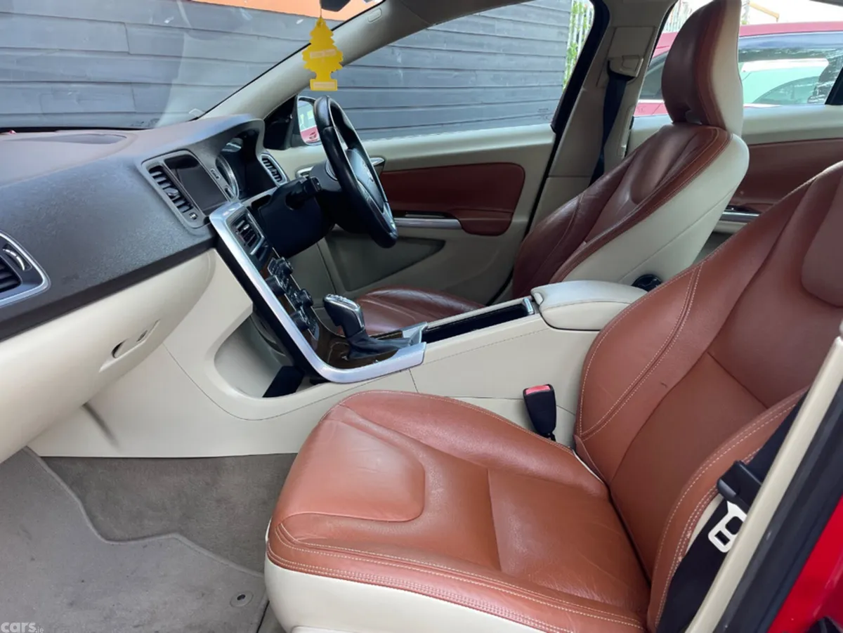 Volvo S60 Saloon, Petrol, 2013, Red