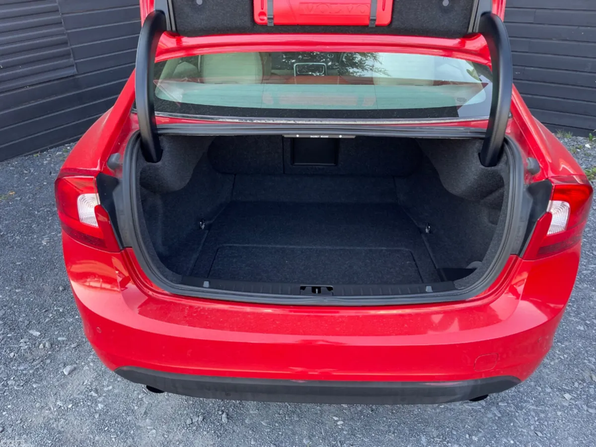 Volvo S60 Saloon, Petrol, 2013, Red