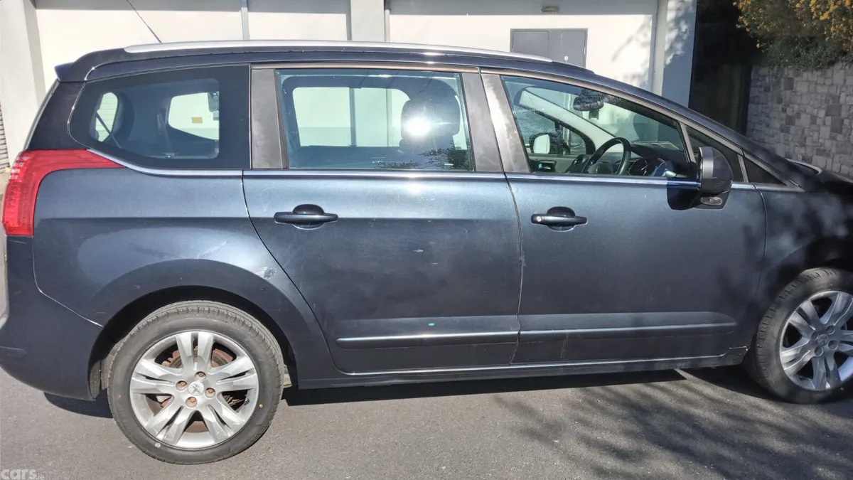 Peugeot 5008 MPV, Diesel, 2014, Blue