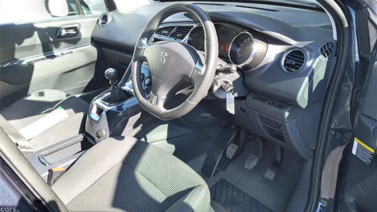 Peugeot 5008 MPV, Diesel, 2014, Blue