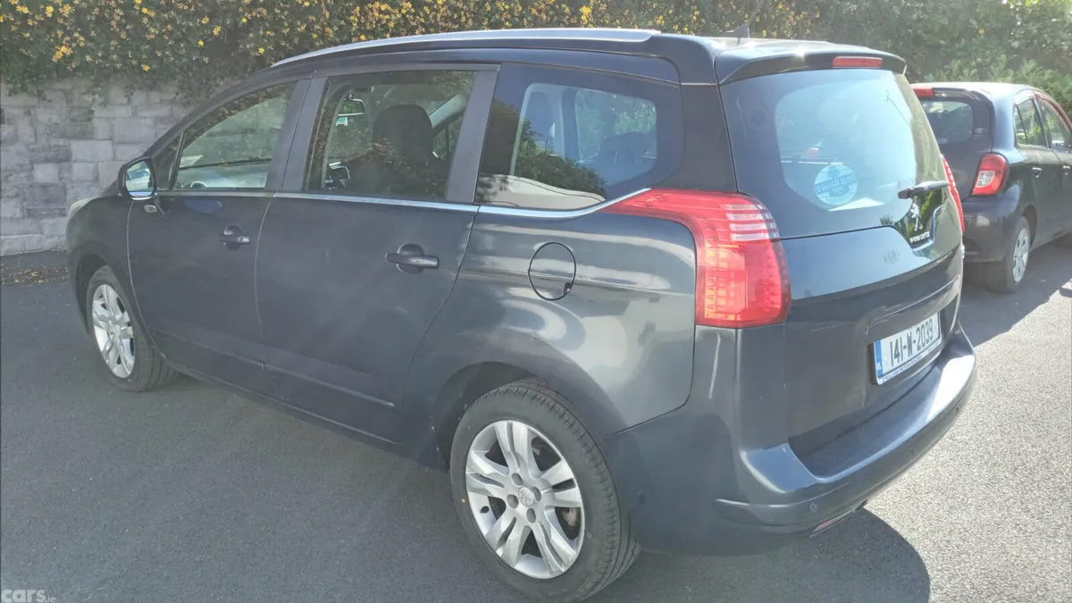 Peugeot 5008 MPV, Diesel, 2014, Blue
