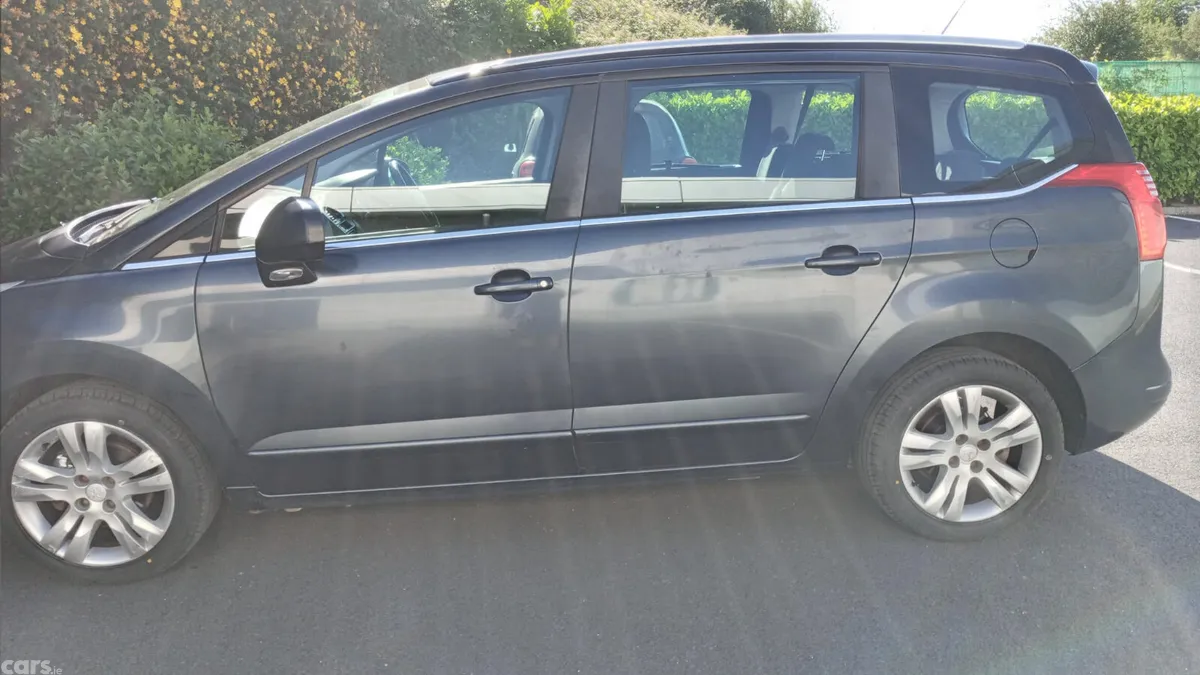 Peugeot 5008 MPV, Diesel, 2014, Blue