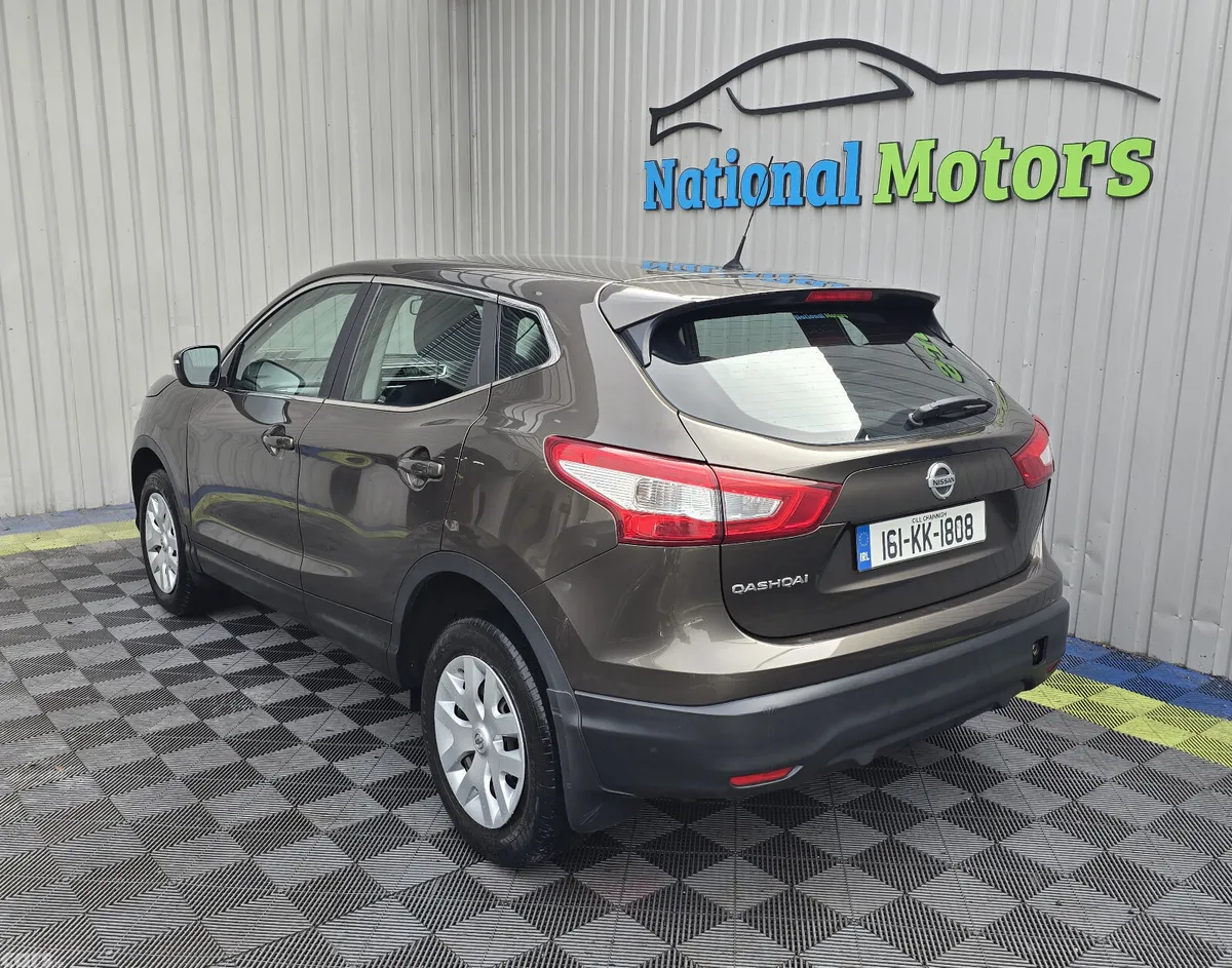 Nissan Qashqai SUV, Petrol, 2016, Brown