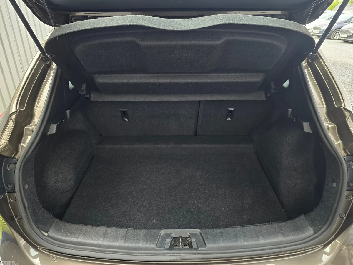 Nissan Qashqai SUV, Petrol, 2016, Brown