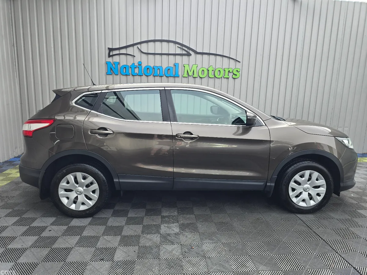 Nissan Qashqai SUV, Petrol, 2016, Brown