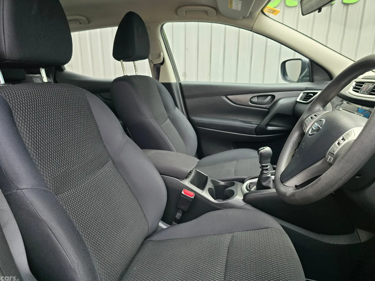 Nissan Qashqai SUV, Petrol, 2016, Brown