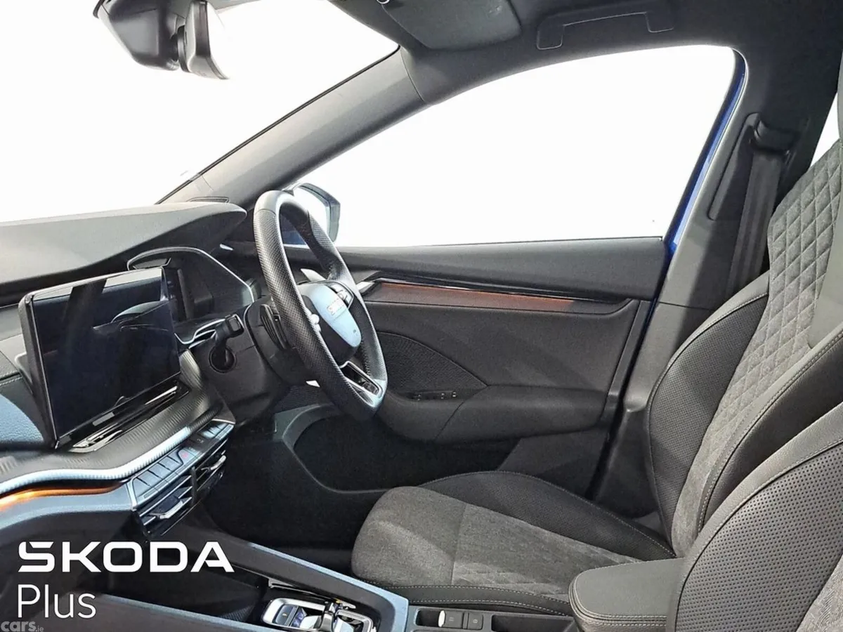 Skoda Octavia Saloon, Petrol, 2025, Blue