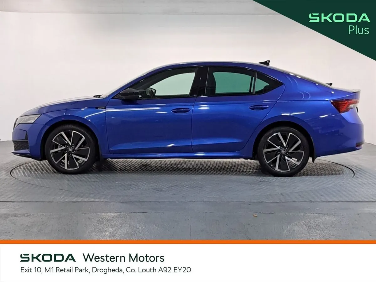Skoda Octavia Saloon, Petrol, 2025, Blue