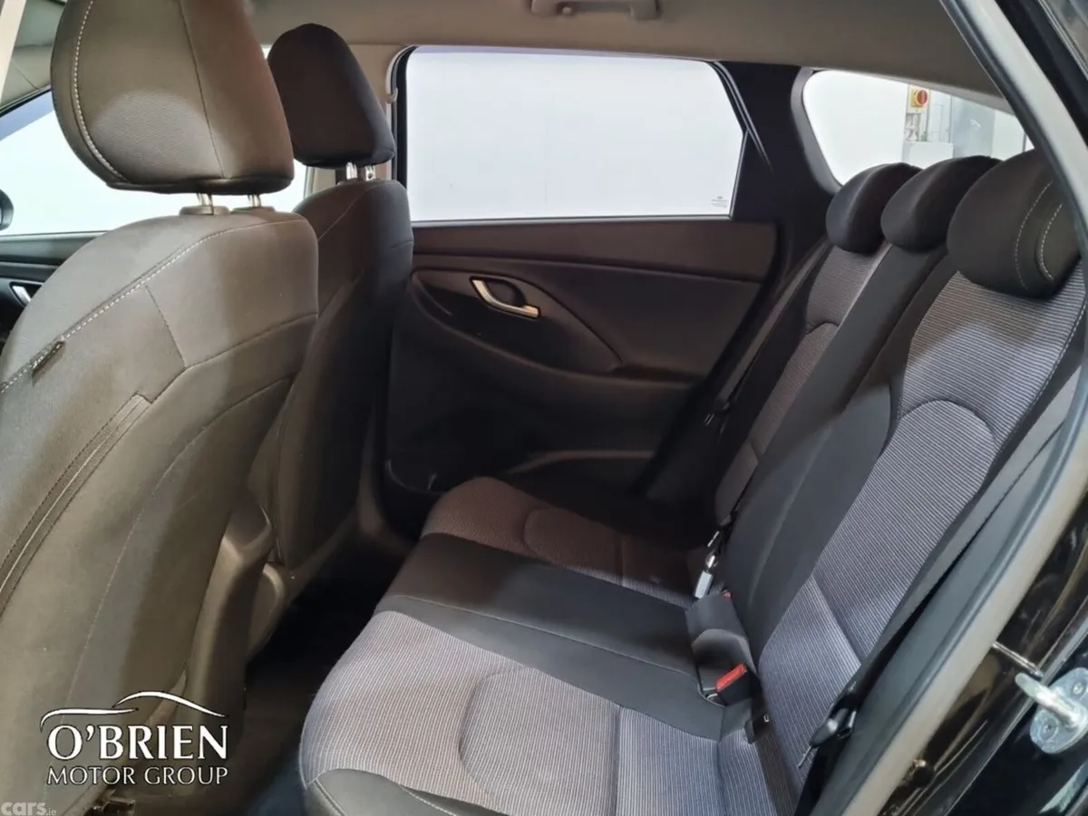 Hyundai i30 Estate, Diesel Hybrid, 2021, Black