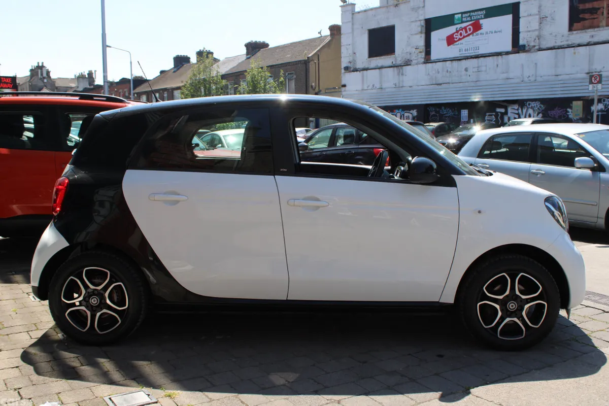 Smart Forfour Hatchback, Petrol, 2018, White