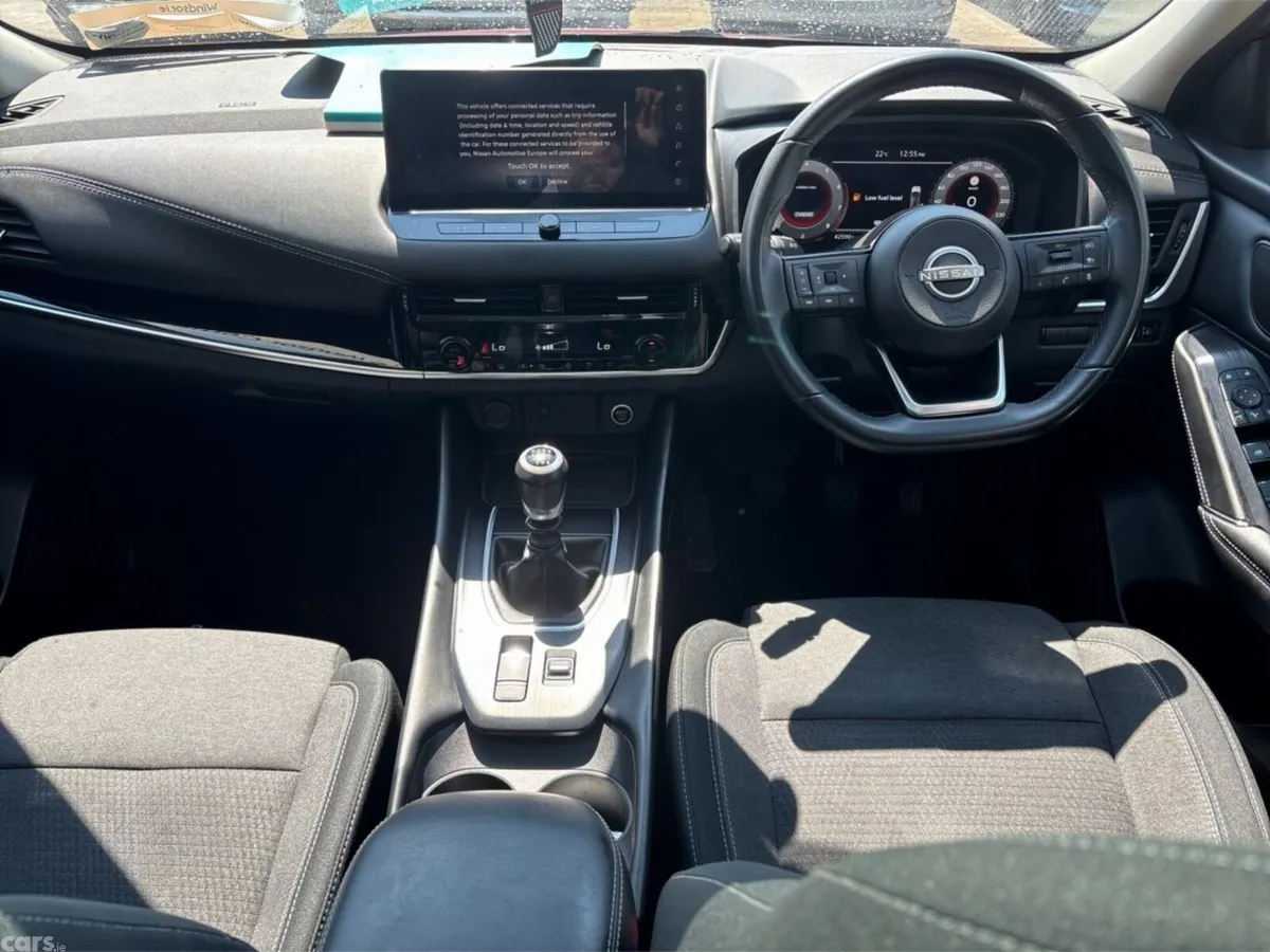 Nissan Qashqai MPV, Petrol, 2023, Red