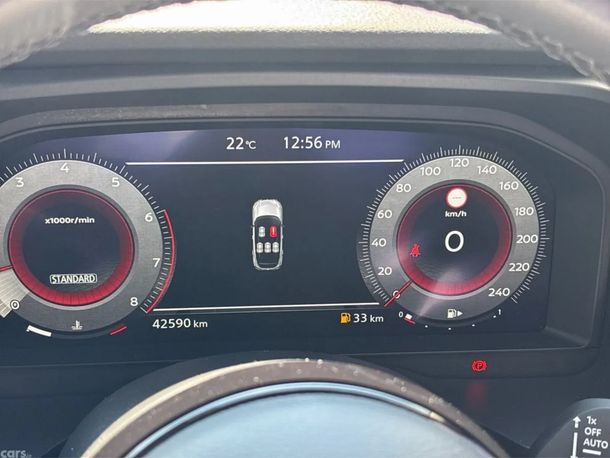 Nissan Qashqai MPV, Petrol, 2023, Red
