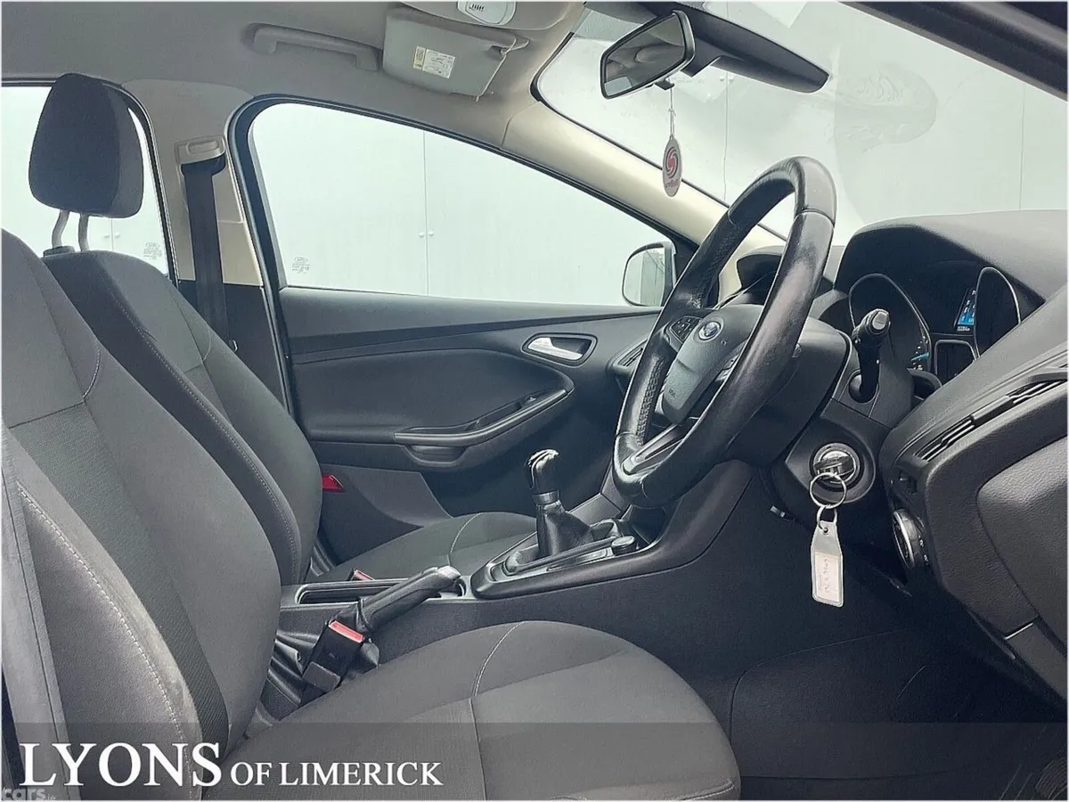 Ford Focus Hatchback, Petrol, 2017, Black