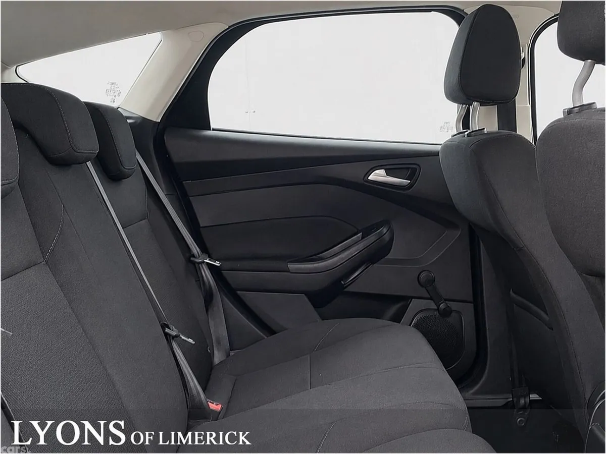 Ford Focus Hatchback, Petrol, 2017, Black