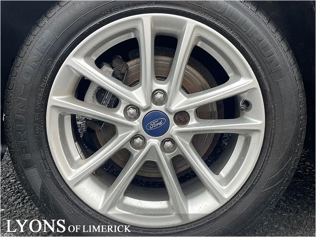 Ford Focus Hatchback, Petrol, 2017, Black