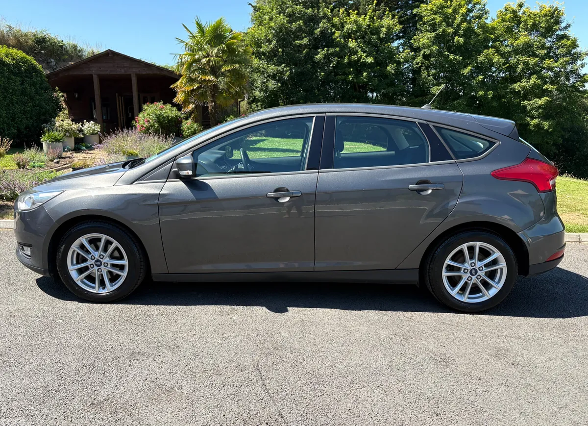 Ford Focus Hatchback, Diesel, 2017, Grey