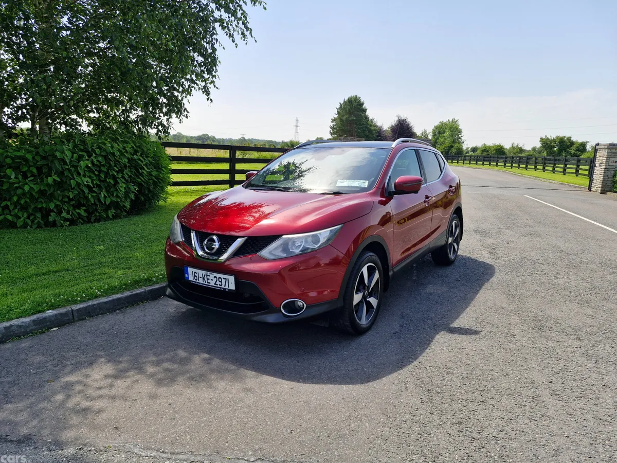 Nissan Qashqai Hatchback, Petrol, 2016, Red