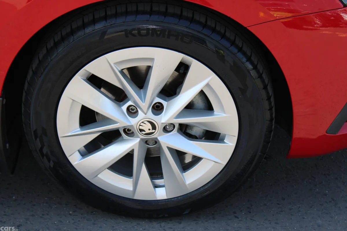 Skoda Octavia Saloon, Petrol, 2022, Red