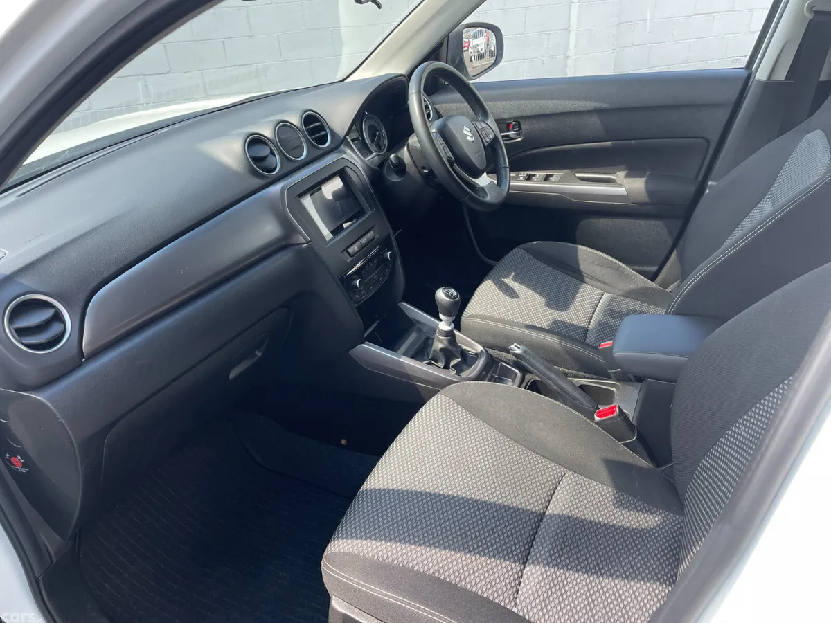 Suzuki Vitara SUV, Petrol Hybrid, 2022, White