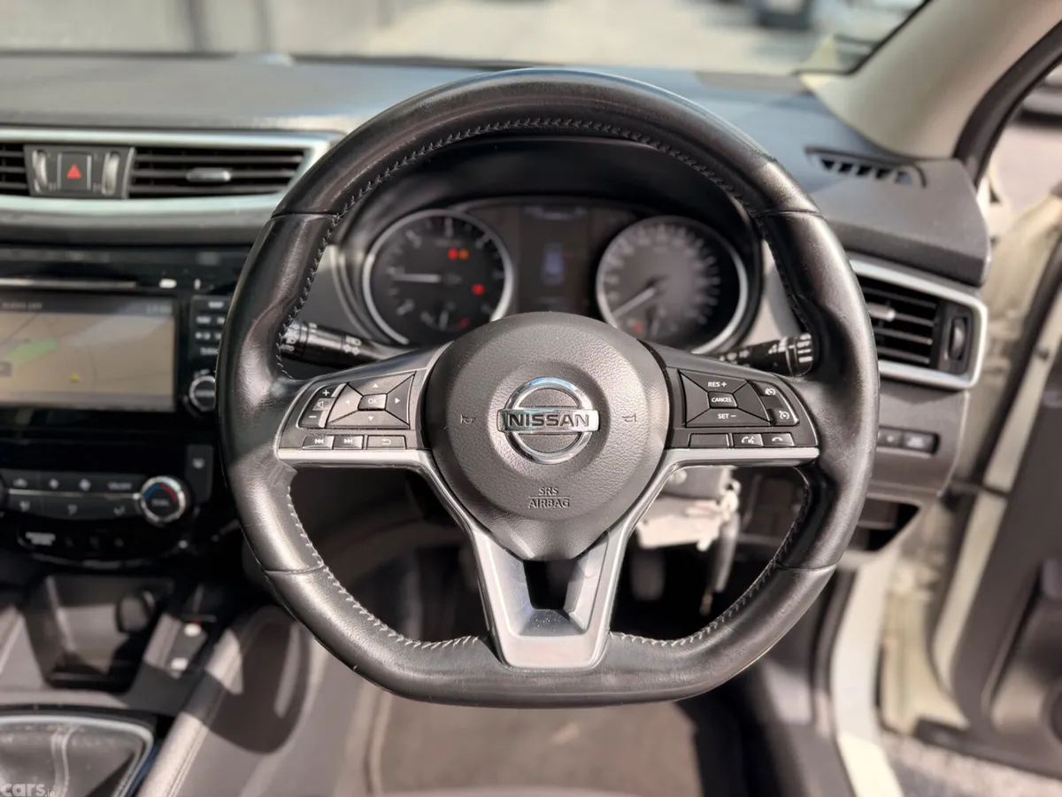 Nissan Qashqai MPV, Diesel, 2018, White