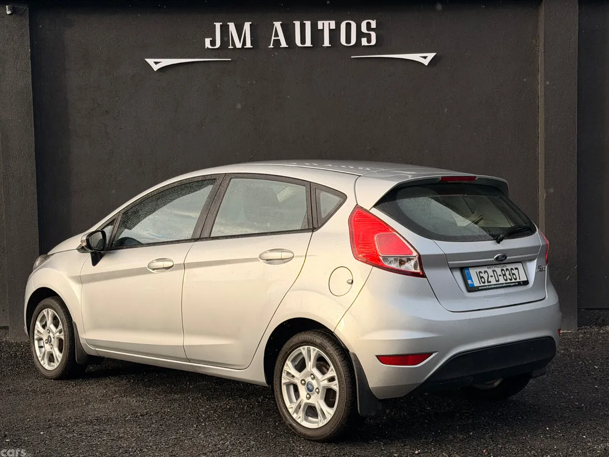 Ford Fiesta Hatchback, Petrol, 2016, Silver