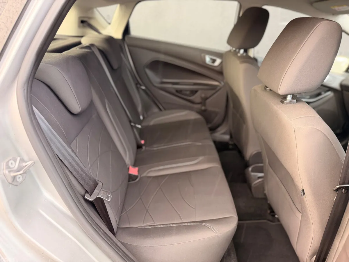 Ford Fiesta Hatchback, Petrol, 2016, Silver