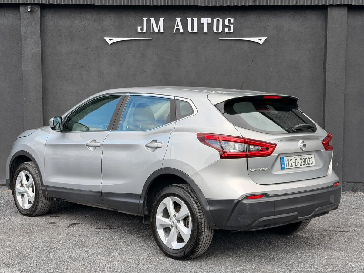 Nissan Qashqai SUV, Petrol, 2017, Silver
