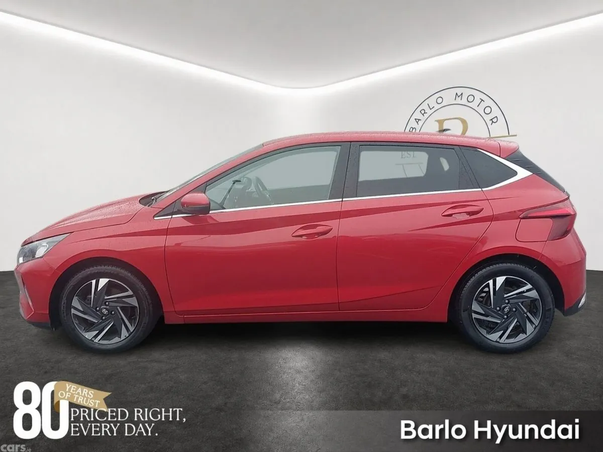 Hyundai i20 Hatchback, Petrol, 2023, Red