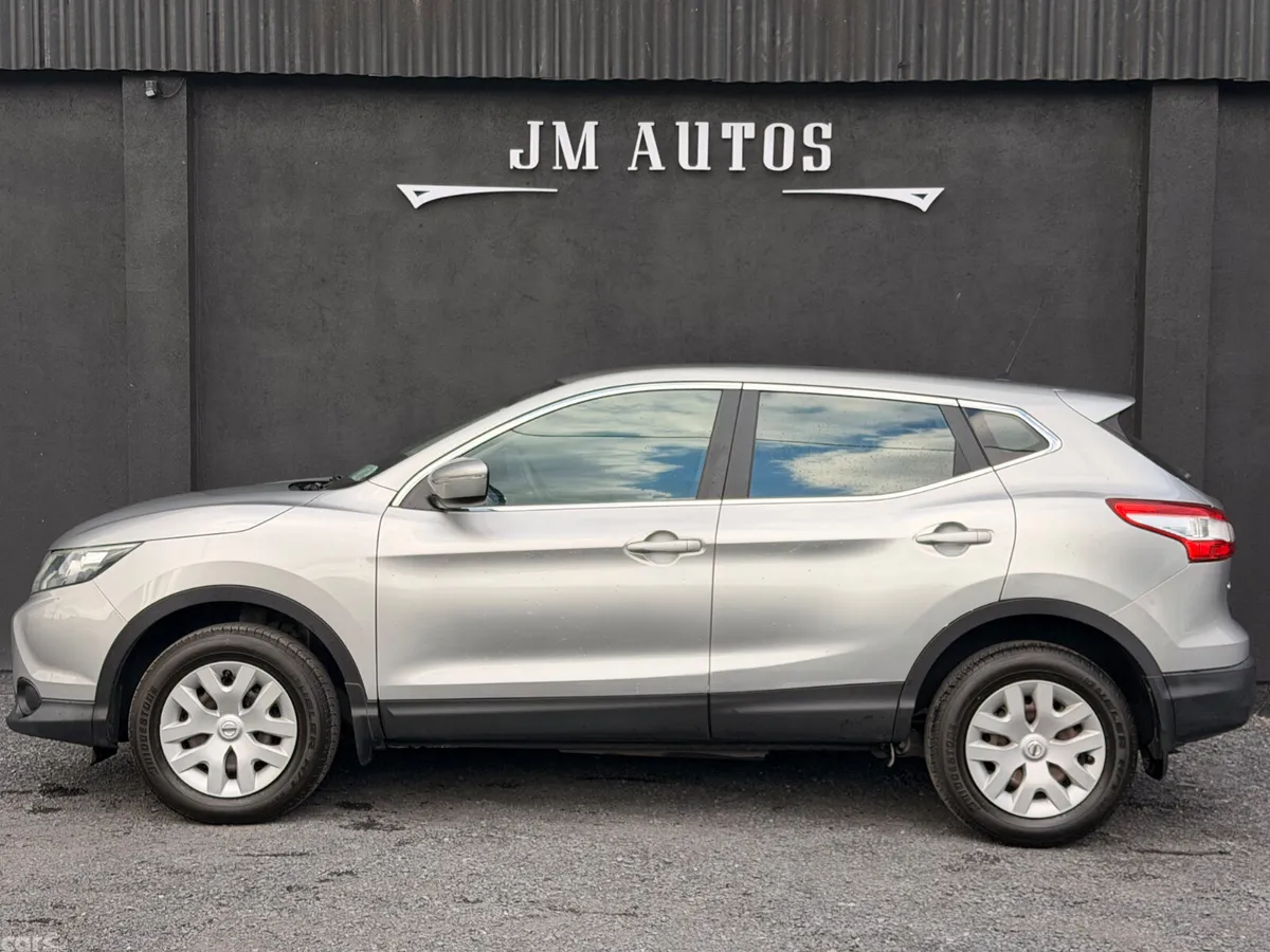 Nissan Qashqai Hatchback, Petrol, 2014, Silver