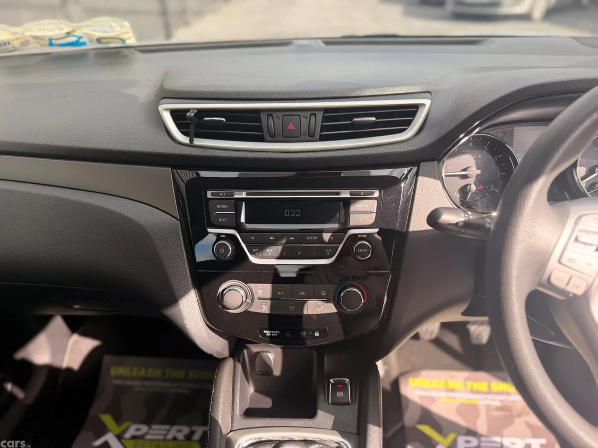 Nissan Qashqai Hatchback, Petrol, 2014, Silver
