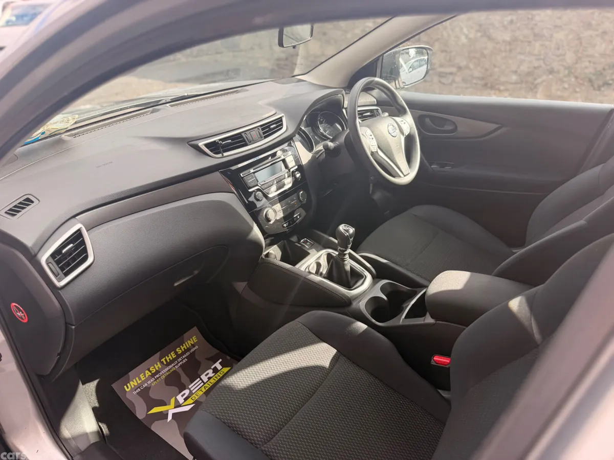 Nissan Qashqai Hatchback, Petrol, 2014, Silver
