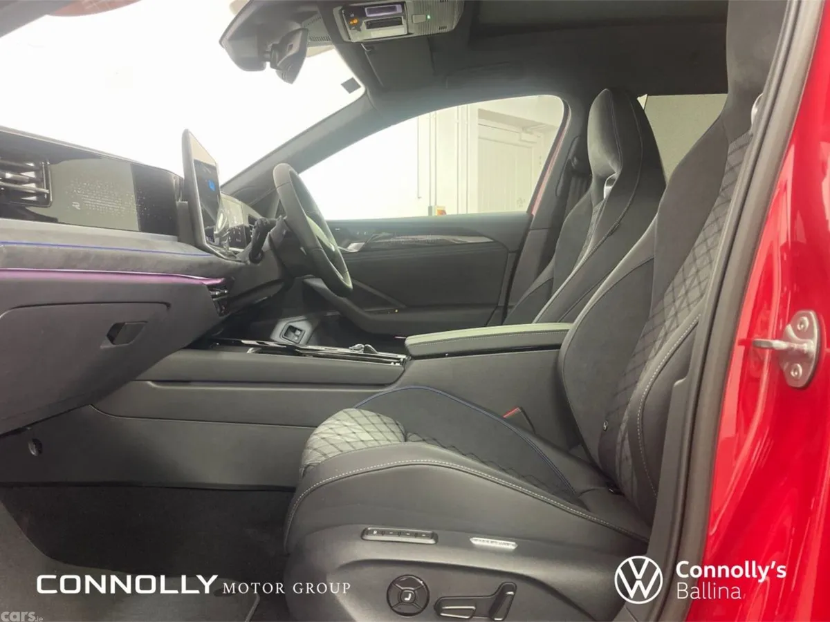 Volkswagen Passat Estate, Petrol Plug-in Hybrid, 2026, Red