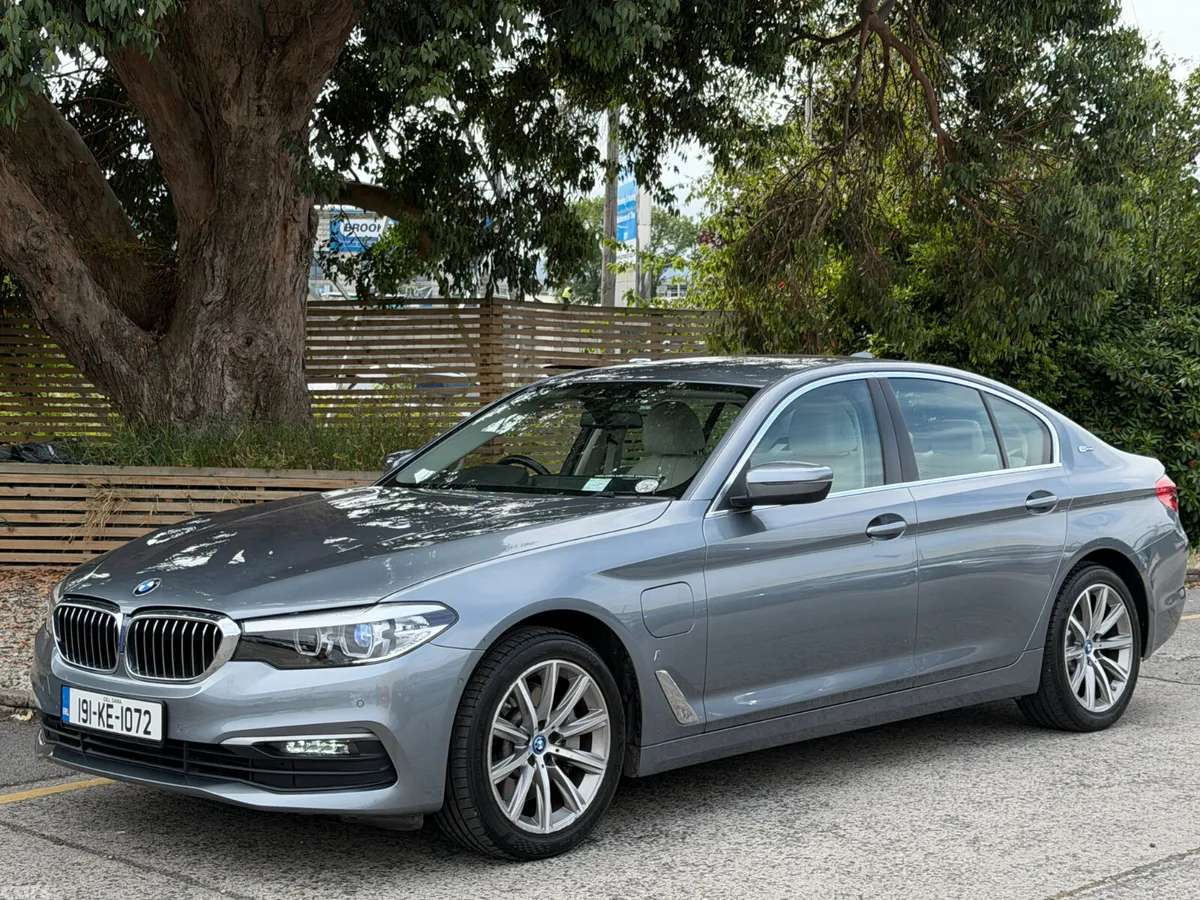 BMW 5-Series Saloon, Petrol Plug-in Hybrid, 2019, Grey