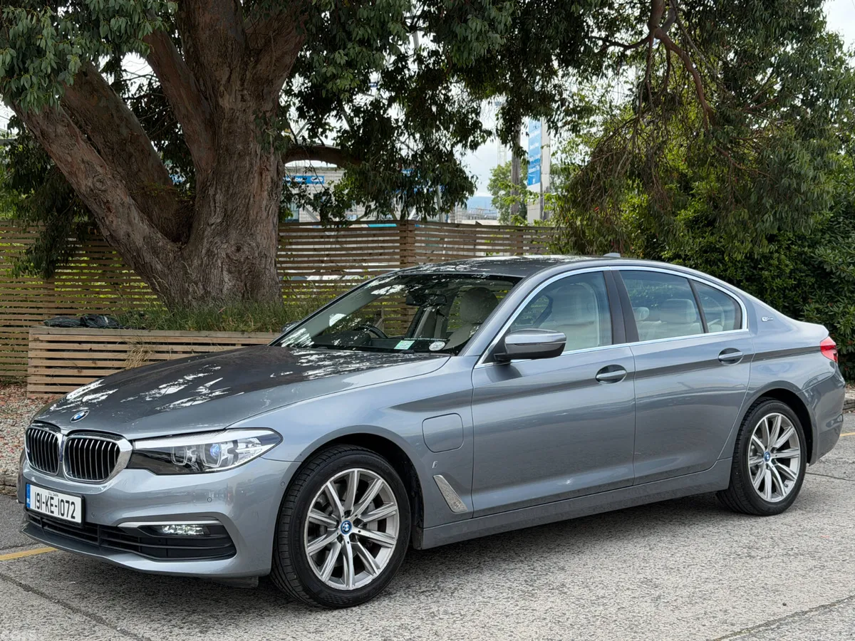 BMW 5-Series Saloon, Petrol Plug-in Hybrid, 2019, Grey