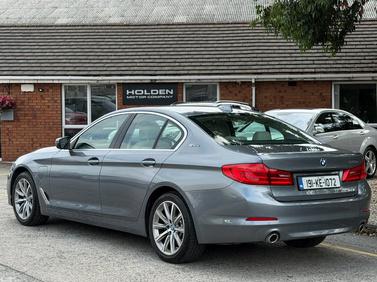 BMW 5-Series Saloon, Petrol Plug-in Hybrid, 2019, Grey