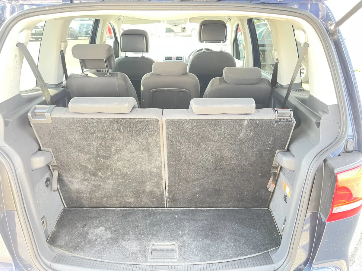 Volkswagen Touran MPV, Diesel, 2014, Blue
