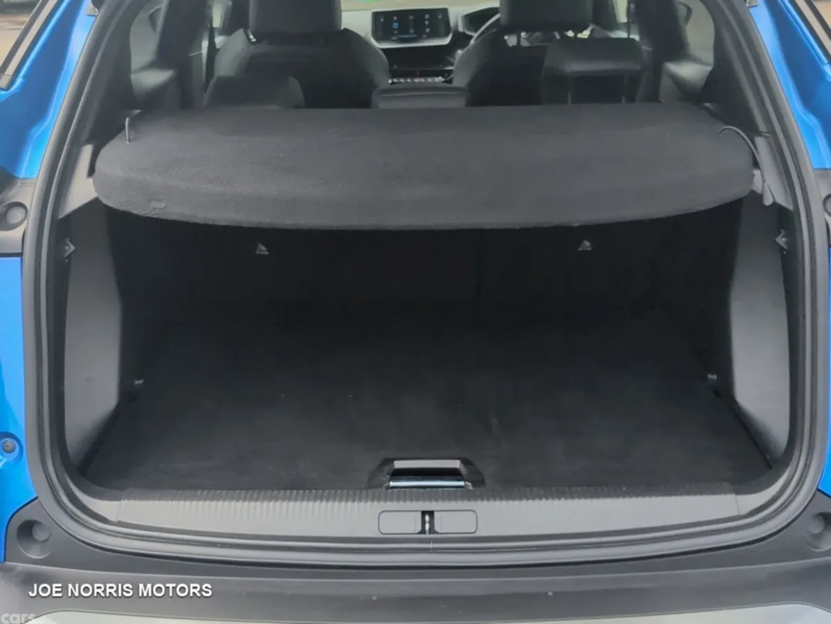 Peugeot 2008 MPV, Petrol, 2022, Blue